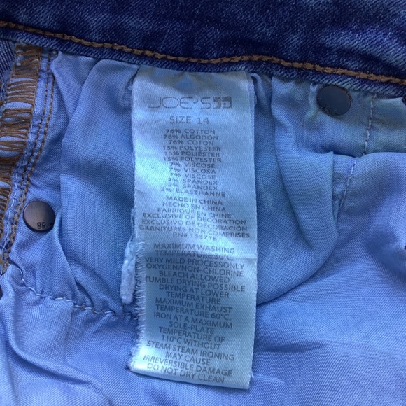 EUC Joe’s Jeans frayed hem jean shorts - Picture 3 of 3